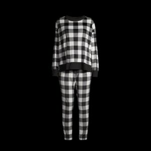 Secret Treasures SM Black and White Plaid Pajama Set